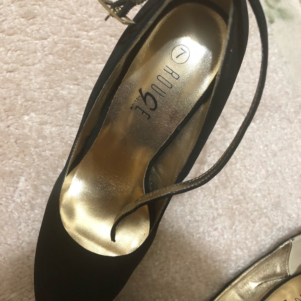 Heels - Picture 2 of 5